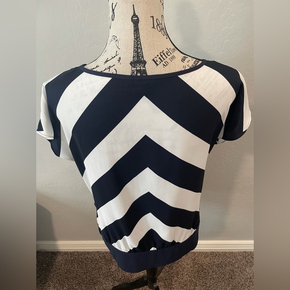 Ann Taylor Blouse - Picture 4 of 9